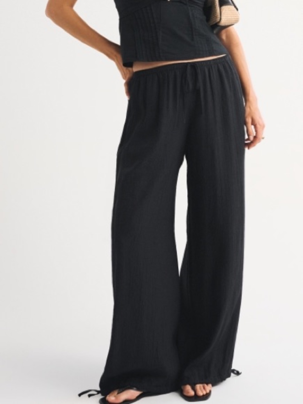 Abercrombie & Fitch Black Convertible Crinkle Balloon Pull-On Pants L Long